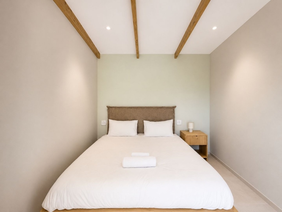 To Let 1 Bedroom Property for Rent in Bloubergrant Western Cape